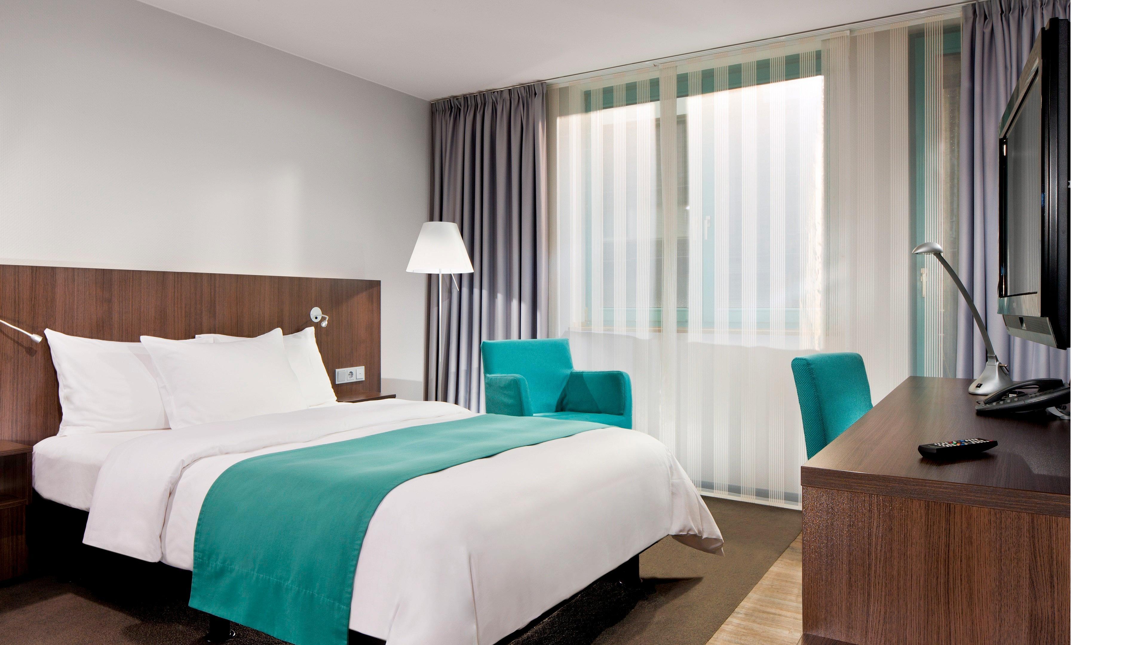 Holiday Inn Duesseldorf Hafen, An Ihg Hotel Exteriör bild