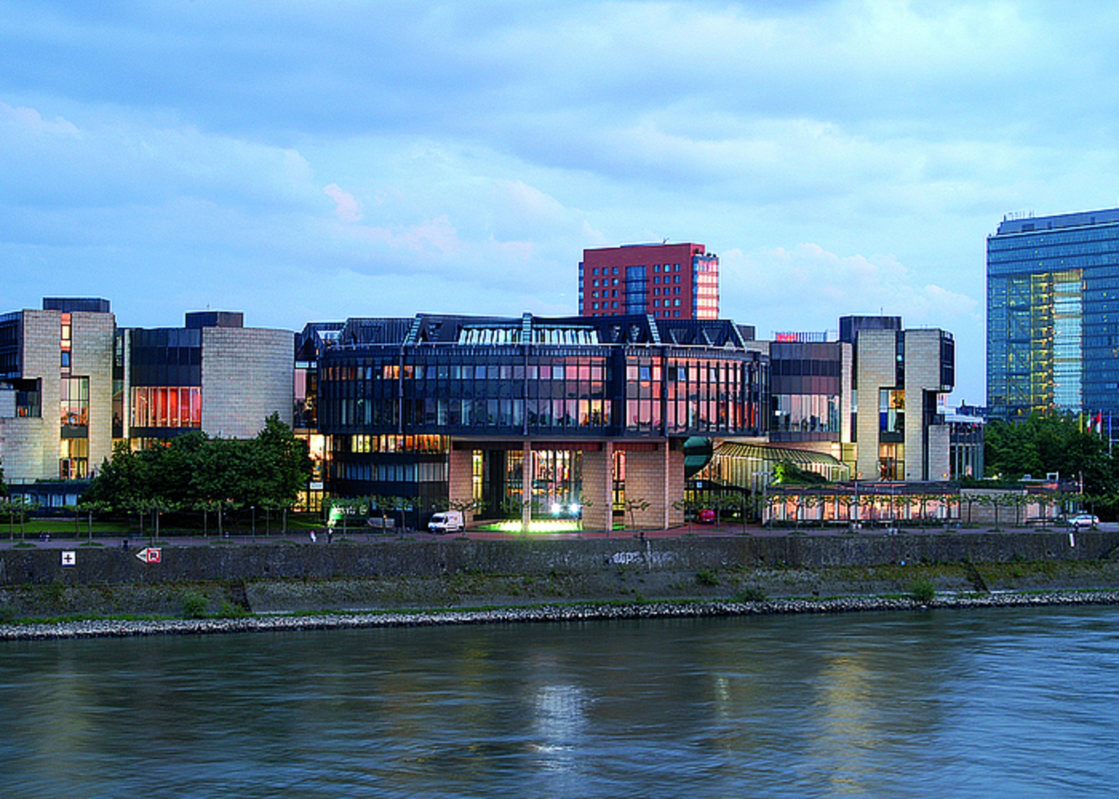 Holiday Inn Duesseldorf Hafen, An Ihg Hotel Exteriör bild